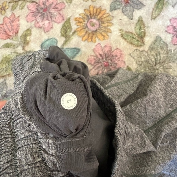 Lululemon Gray Women's Athletic Shorts - Picture 3 of 3